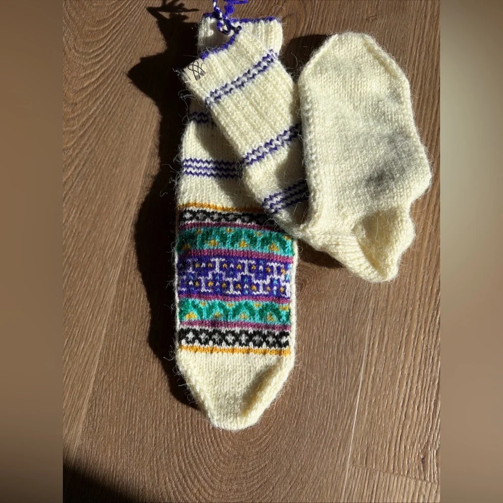 Daya‎ Socks Brand Fazl Handmade Traditional Himalayan “Jurra Gow” White One Size